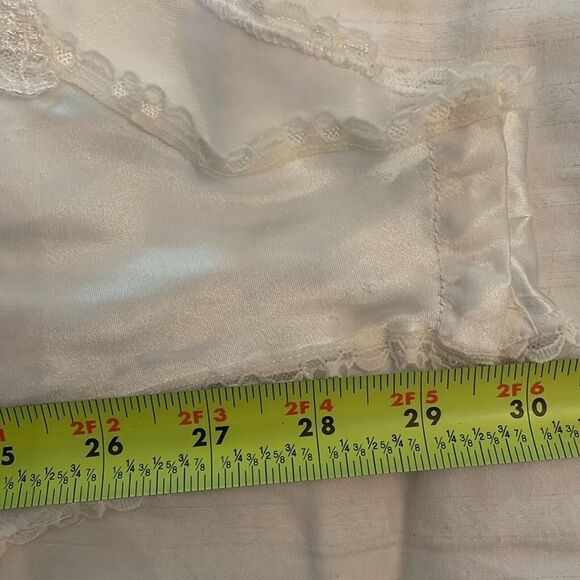 Victoria's Secret Vintage White Lace Teddy Bodysuit Womens Size Medium Lace USA - Picture 6 of 15